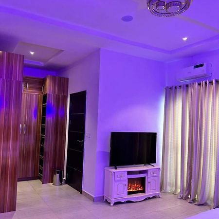 Urban Retreat Luxury Shortlet Apartment Lekki Ajah Lagos With Pool And Gym Eksteriør bilde