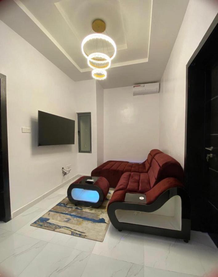 Urban Retreat Luxury Shortlet Apartment Lekki Ajah Lagos With Pool And Gym Eksteriør bilde