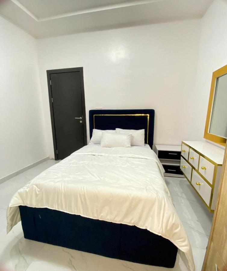 Urban Retreat Luxury Shortlet Apartment Lekki Ajah Lagos With Pool And Gym Eksteriør bilde