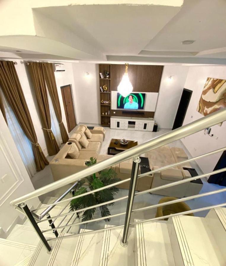 Urban Retreat Luxury Shortlet Apartment Lekki Ajah Lagos With Pool And Gym Eksteriør bilde