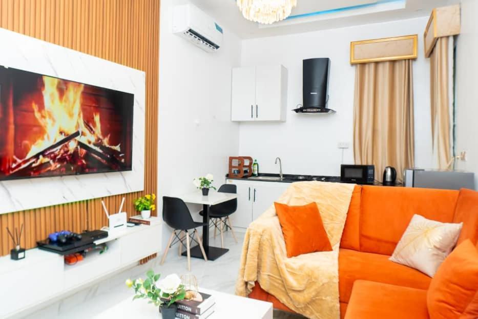 Urban Retreat Luxury Shortlet Apartment Lekki Ajah Lagos With Pool And Gym Eksteriør bilde