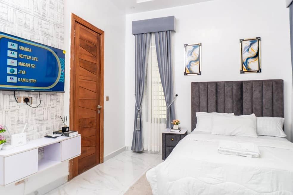 Urban Retreat Luxury Shortlet Apartment Lekki Ajah Lagos With Pool And Gym Eksteriør bilde