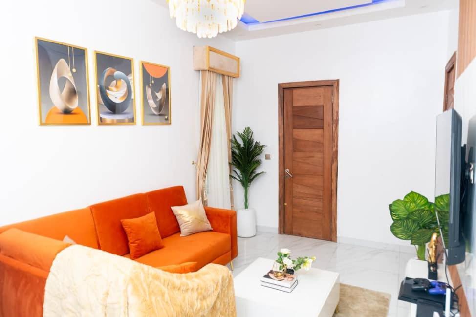 Urban Retreat Luxury Shortlet Apartment Lekki Ajah Lagos With Pool And Gym Eksteriør bilde