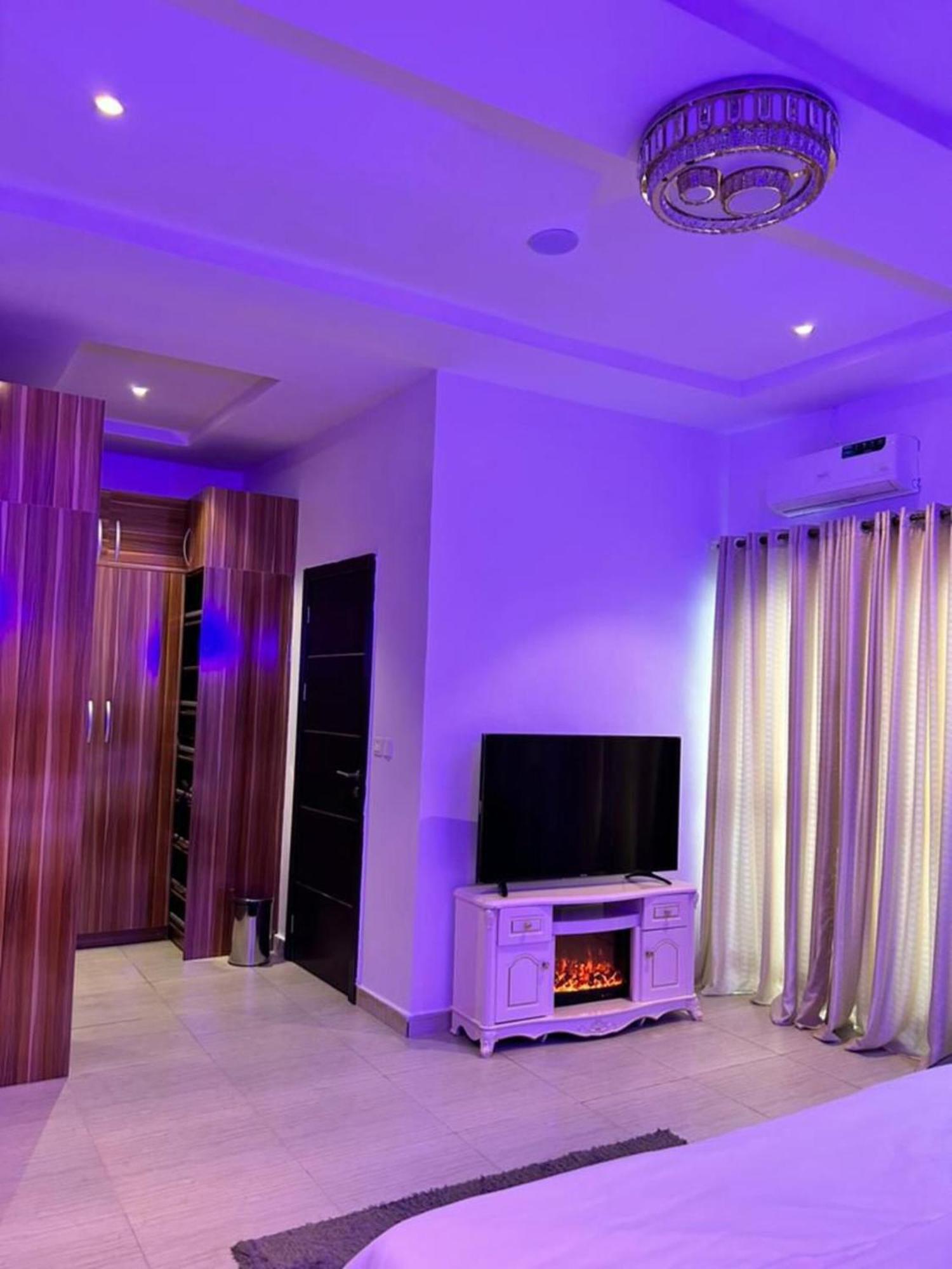 Urban Retreat Luxury Shortlet Apartment Lekki Ajah Lagos With Pool And Gym Eksteriør bilde