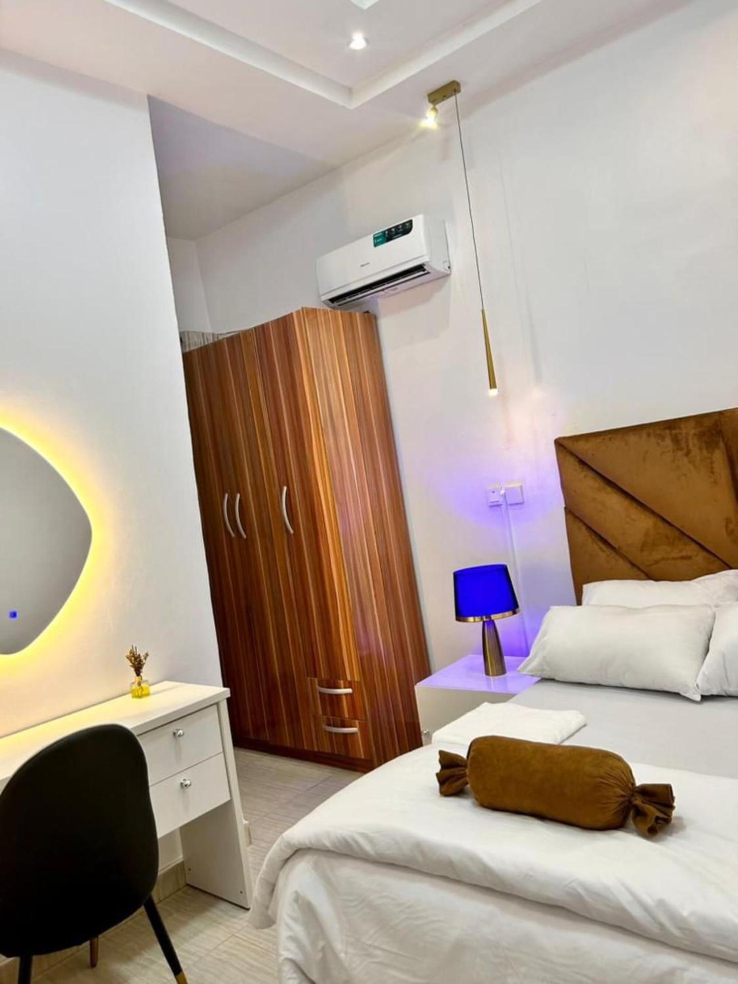 Urban Retreat Luxury Shortlet Apartment Lekki Ajah Lagos With Pool And Gym Eksteriør bilde